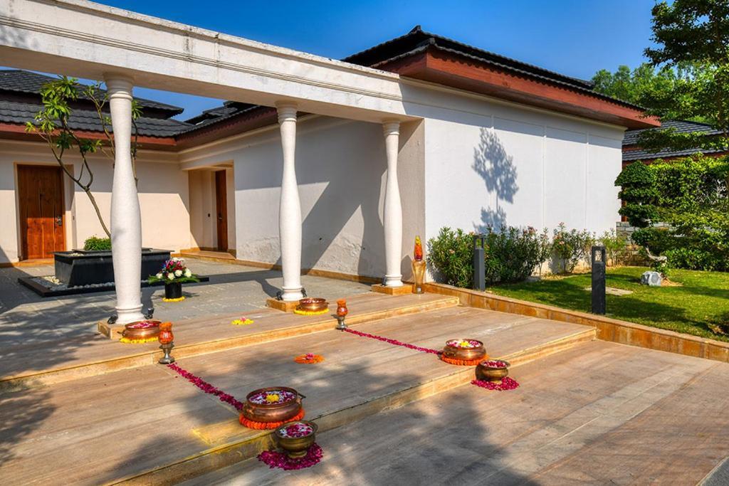 The Cabbana Resort & Spa Phagwāra Екстериор снимка