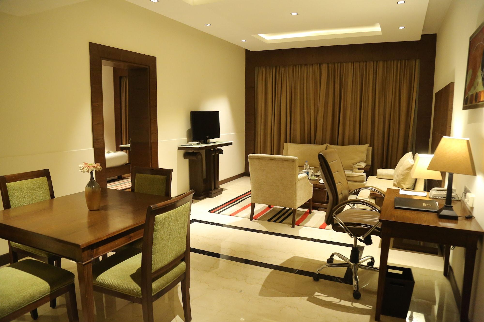 The Cabbana Resort & Spa Phagwāra Екстериор снимка
